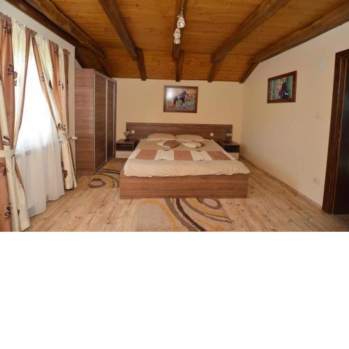 Rooms & Apartment Vinia