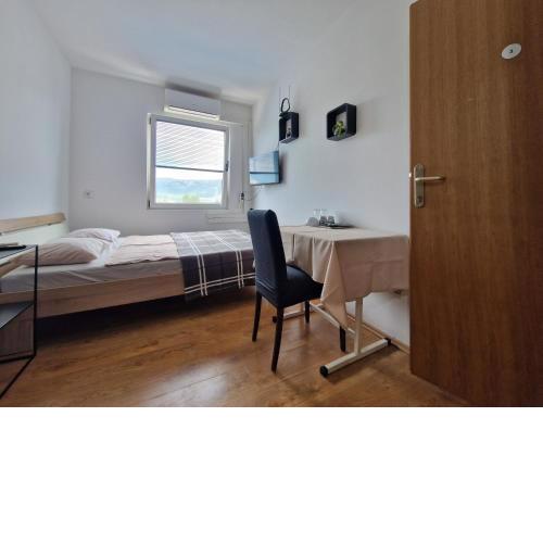 Rooms for two with private bathroom near Split center