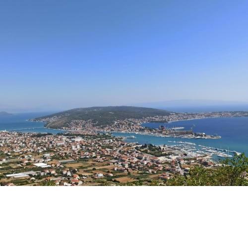 Roso apartment with sea view