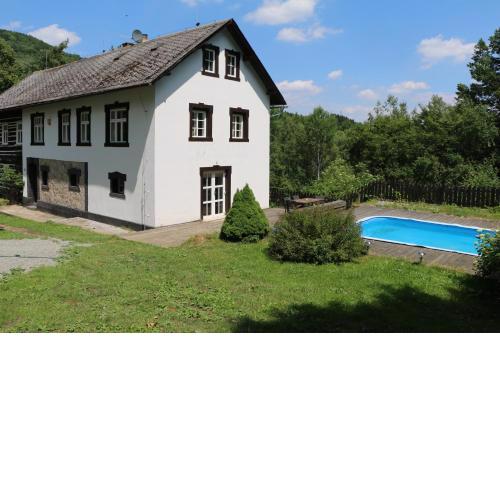 Roubenka nad řekou