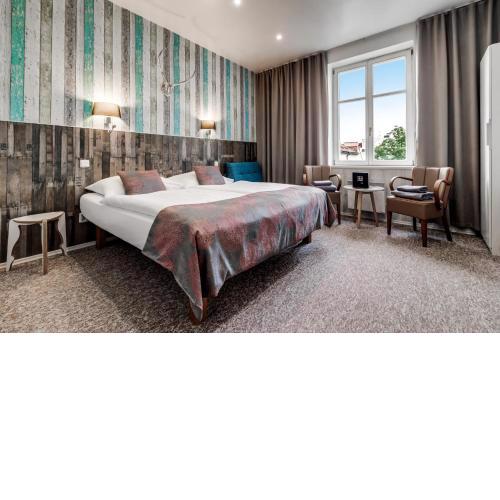 Royal Court Hotel