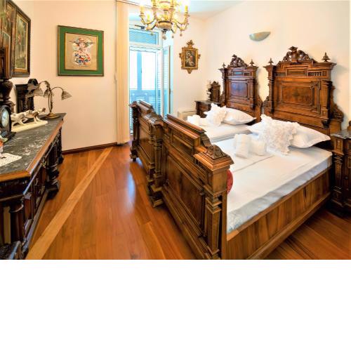 Royal Heritage Apartment in Split center