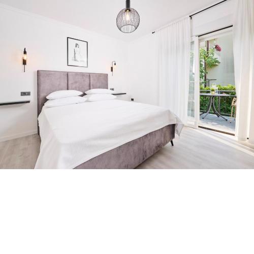 Royal Rei Suite