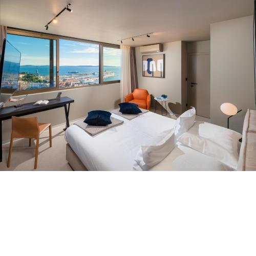 Royal Suites-Sky