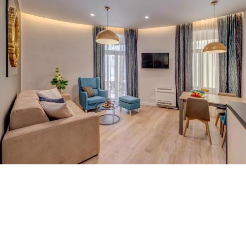 Royal Theatre Apartment