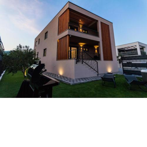 Royal Villa - Luxury Apartment