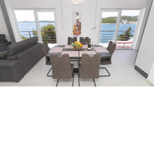 Rozali Tisno Apartments
