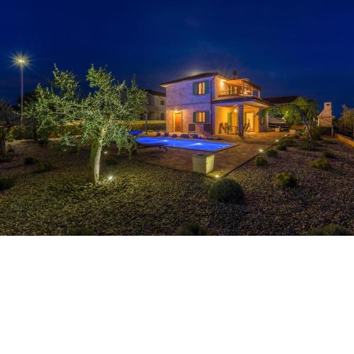 Rustic Villa Bellamare