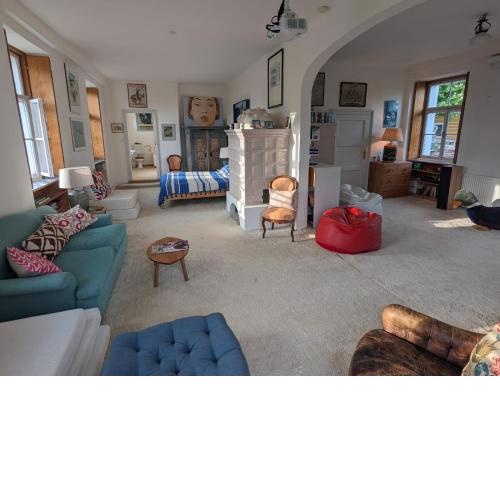 Sattelzimmer und Studio