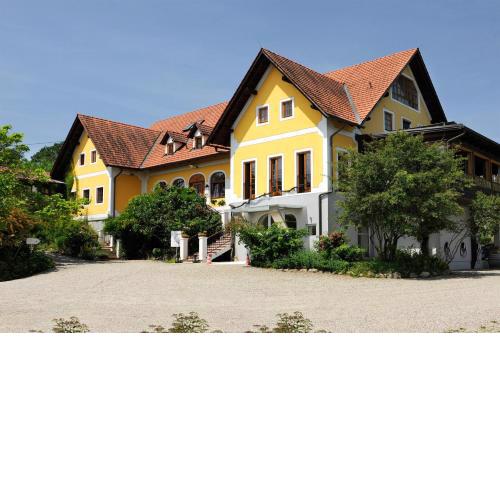 Sattlerhof Genießerhotel & Weingut