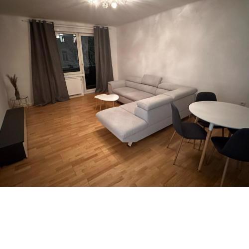 Schöne Wohnung mit Balkon