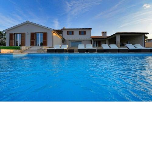 Schönes Ferienhaus Eufemija Mit Pool