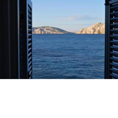 SEA - House on the beach with view