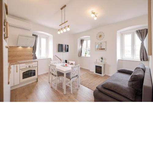 Sea Gate Apartment