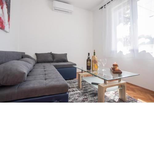 Sea view apartment Floyd