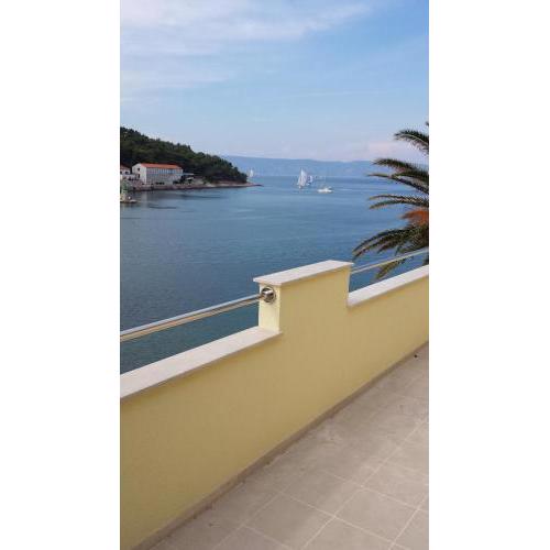 Sea view apartment near the beach S2-Jelsa center