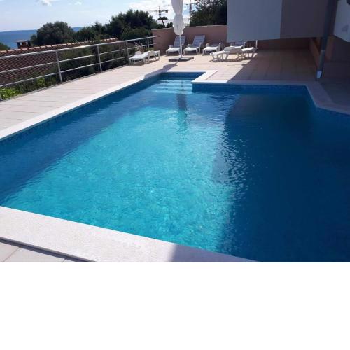 Sea view apartments with swimming pool near beach