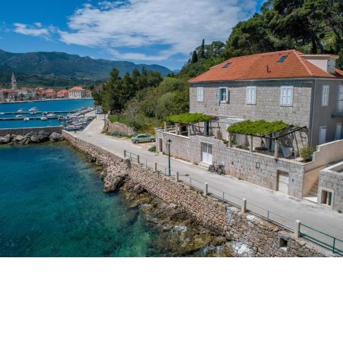 Seafront apartment Marina