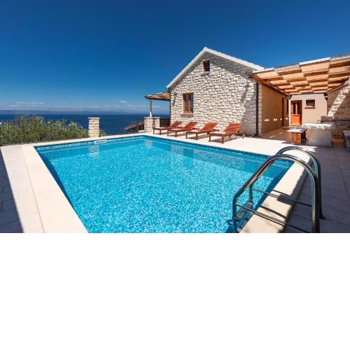 Seafront Villa Endless View
