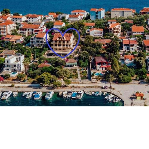 Seaside Apartments