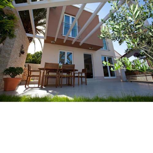 Seaside holiday house Mastrinka, Ciovo - 20289