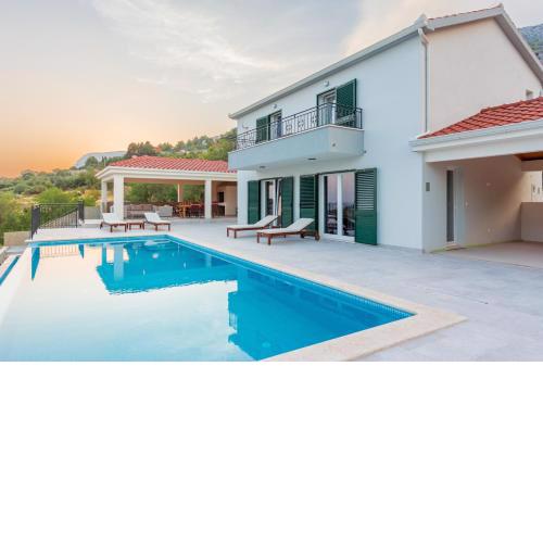 Secluded house - guaranteed privacy - heated pool