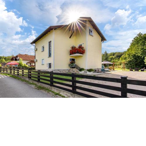 Selak Apartments