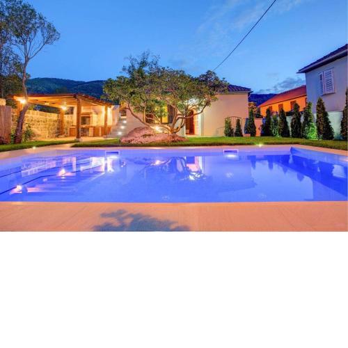 Sele Holiday Villa