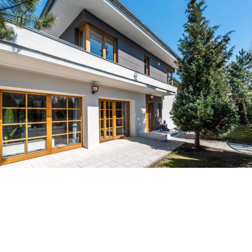 Serenity Prague Villa with garden jacuzzi