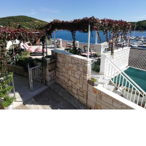 Shell Bay Apartments