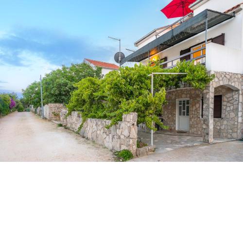 Silver Beach Apartments Vis