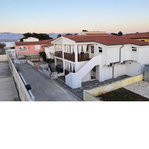 Sinisa Apartman Vir