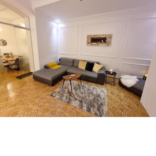 Sissi Royal Suite - Inner City 4 bedroom apartment