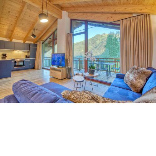 Ski-in Ski-out Chalet Maiskogel 17C - by Alpen Apartments