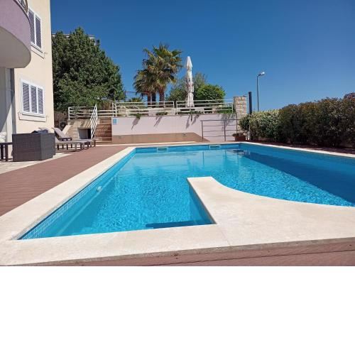 SKY - beautiful rooftop apartment with shared pool