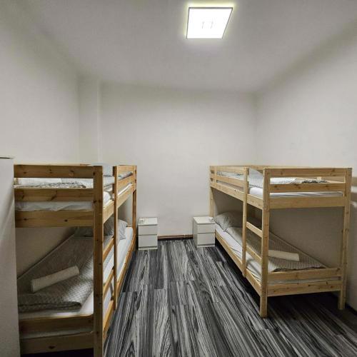 Small apartment in downtown for groups