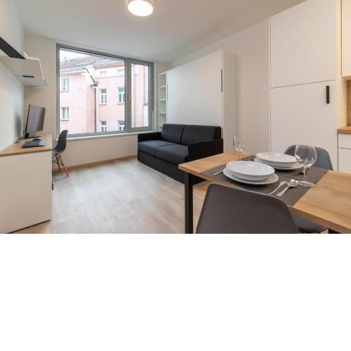 SMART Studio with Ultra Fast 1Gbps WiFi and Air Conditioning