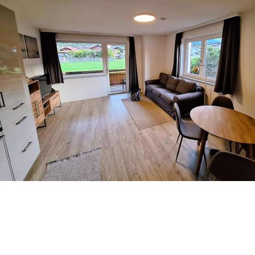 sonnige Ferienwohnung mit Balkon