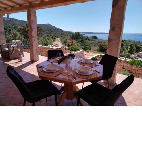 Soothing Robinson Villa Green Life