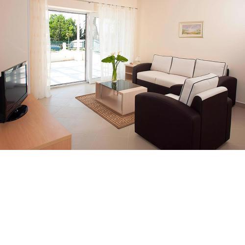 Spacious 1 Bedroom 4 Star Apartment, Mlini