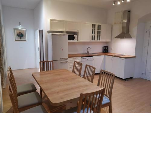 Spacious 140m2 Downtown 3 Bedroom Apartment