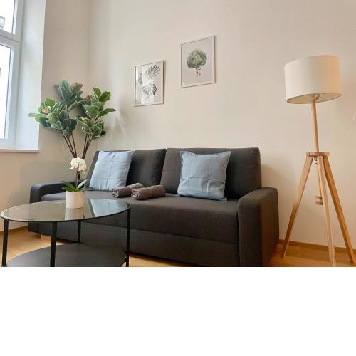 Spacious 2 Bedroom Modern Apartment