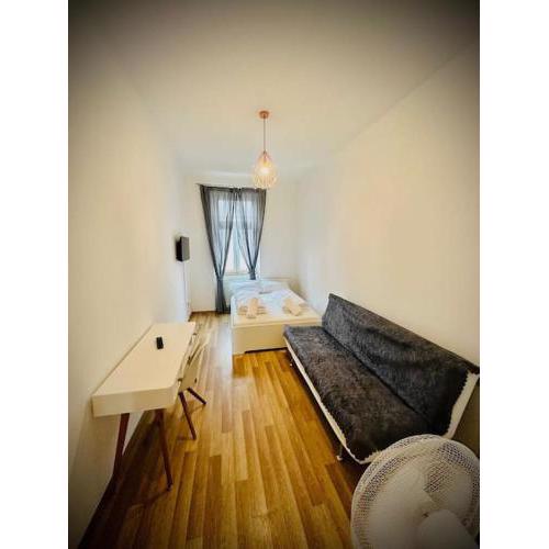 Spacious 2BR Apt, Only 10Min to Westbahnhof