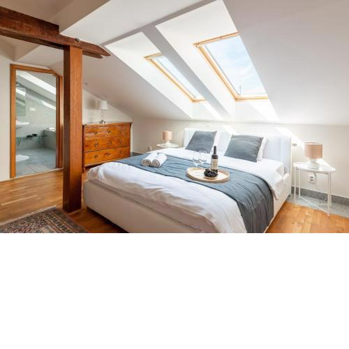 Spacious 4-bedrooms apartment near National Museum
