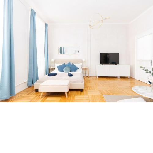 Spacious and Near Metro I Close to Parks I AKH