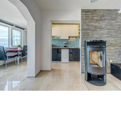 Spacious Apartment in Arbanija with Terrace