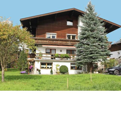 Spacious Apartment in Stumm