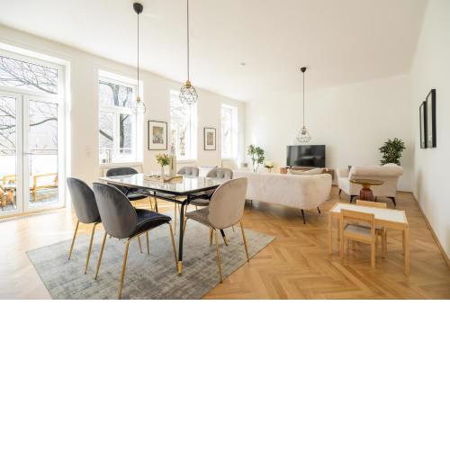 Spacious Apartment in the heart of the 8th district