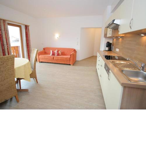 Spacious Apartment in Uderns near Ski Area
