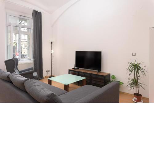 Spacious APT in Perfect Location for Family 24h Check-in